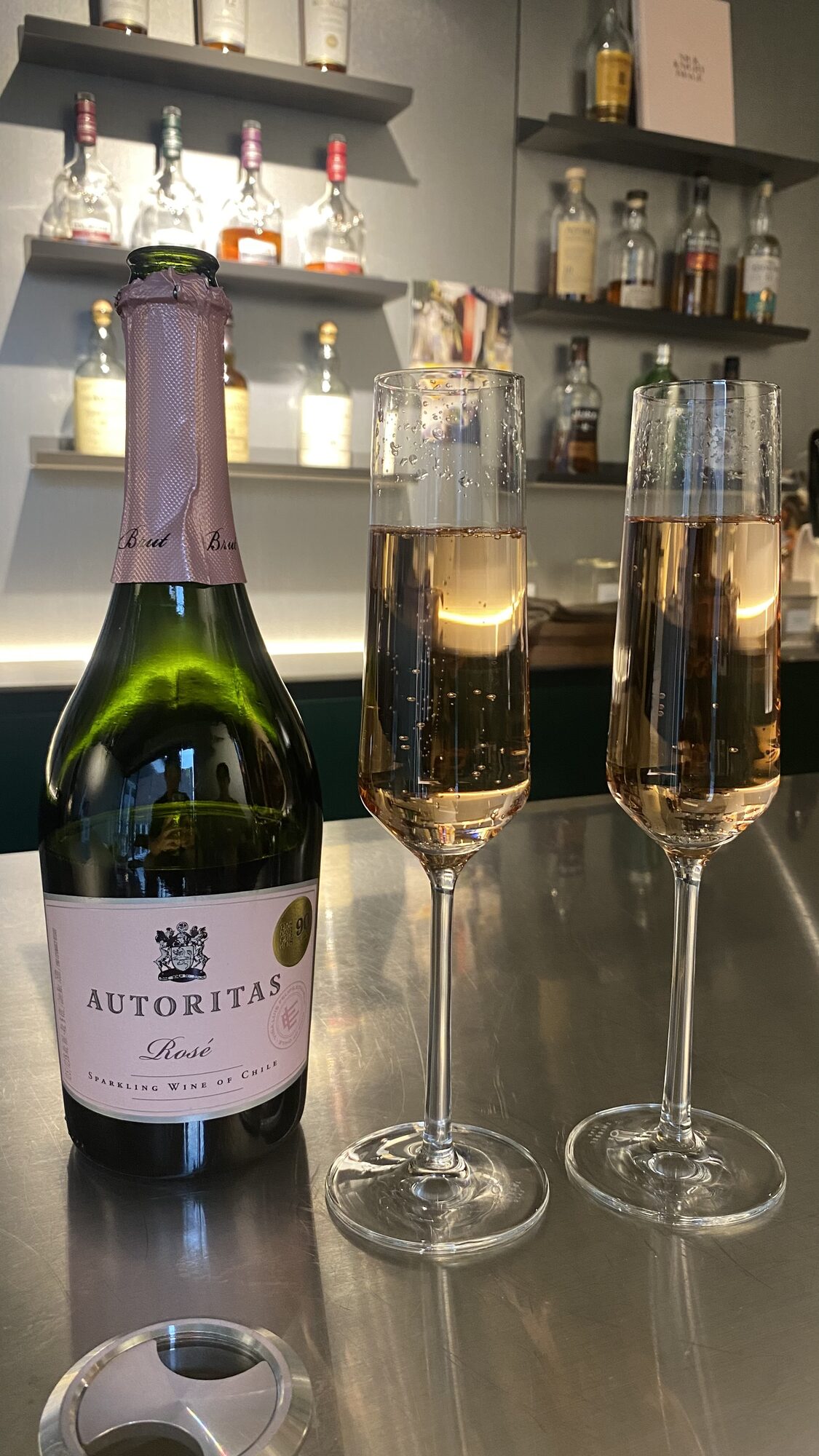 Sparkling rosé, two glasses